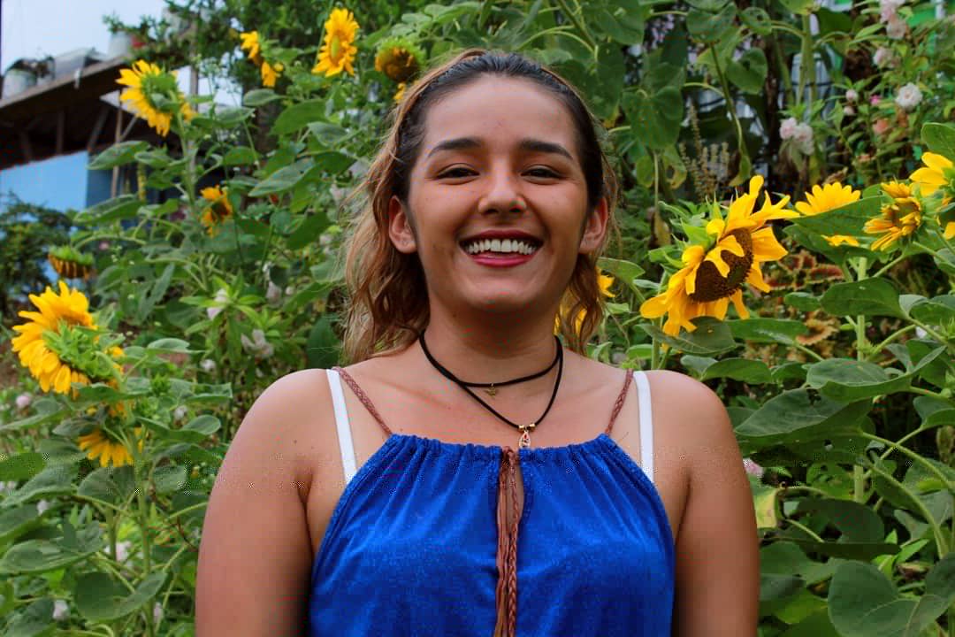 PobladoGeorgina's tweet photo. 𝑹𝒆𝒕𝒓𝒂𝒕𝒐𝒔 𝒅𝒆 𝒑𝒂𝒛 🕊️|Desde el 21 de octubre hasta el 4 de noviembre salimos a marchar hasta Bogotá por el derecho a la Vida y a la Paz. Natalia Rivera, una firmante de paz de 23 años, nos cuenta cómo fue su primera experiencia peregrinando, conozcamos su historia(1/5) https://t.co/gAKTYtOcFI