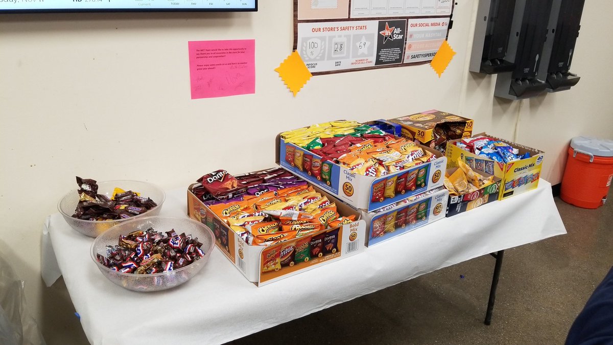 Thank you Store 2761 for being such great partners with MET. You are appreciated for all you do!! Snacks are on us!#D275,#MET,#MidwestMET,<a href="/RoWilliams1/">Rocky Williams</a> <a href="/bobsaniga/">Bob Saniga</a> <a href="/bethTHD/">Beth Parker</a>