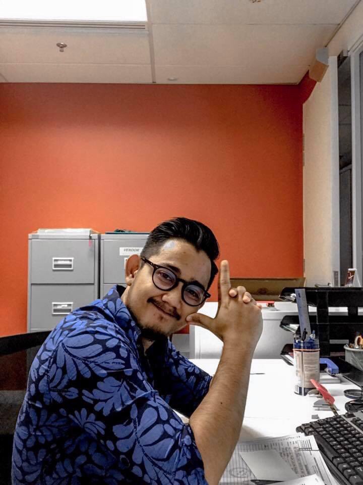 Dalam dekat stahun mcm tu. Aku dpt offer freelance account. Dorang offer 2k/week. Aku bersyukur sangat sebab dgn satu kerja aku boleh dapat more than buat 2 kerja. Kedai shisha terpaksa tutup sbb tak ada org nak jaga.