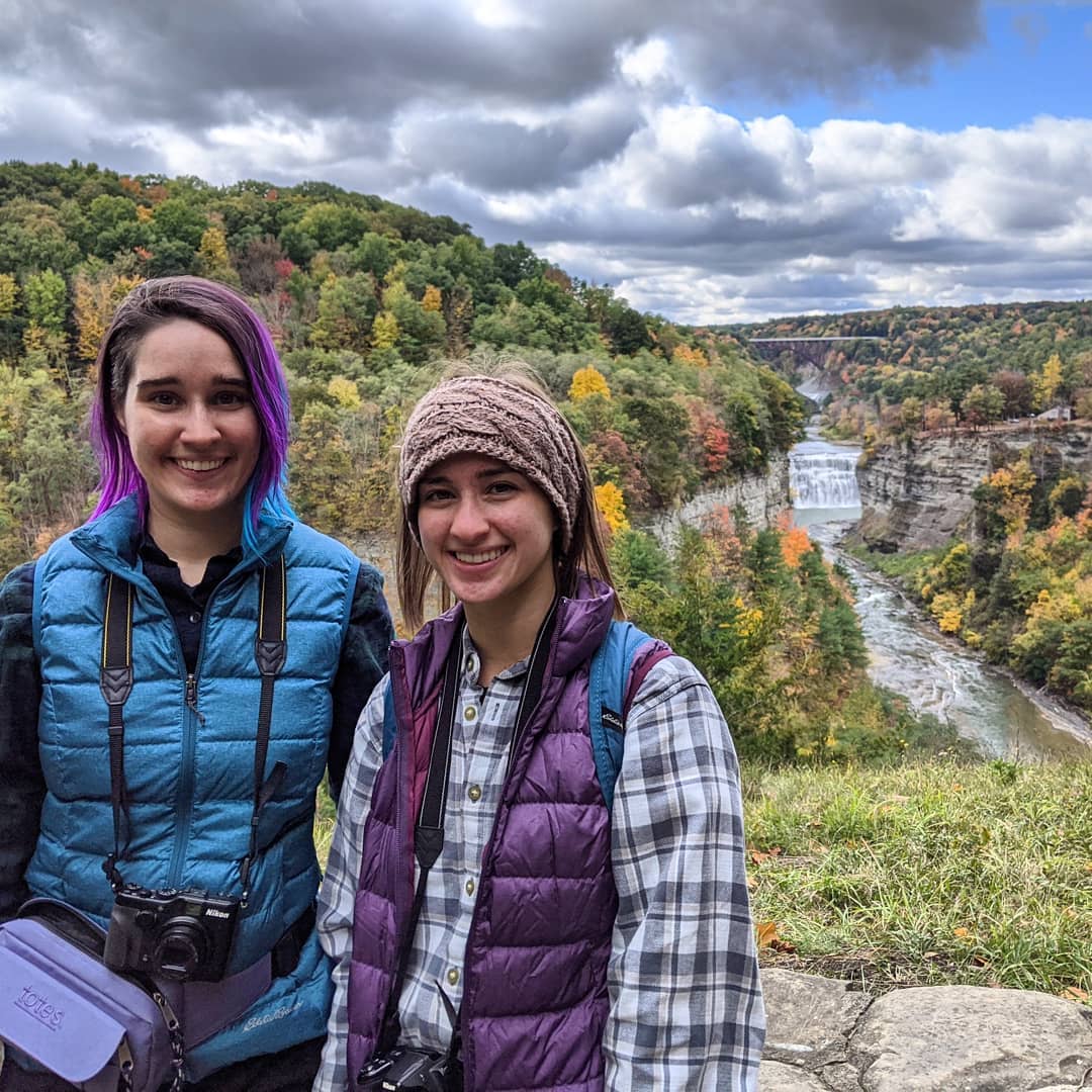 #WildWednesday: The #GreatLakes region is no stranger 2 beautifully colored &amp; serene trails. Check out these 2 #FallFavorites: (L) Alpena, MI Lighthouse &amp; (R) <a href="/LetchworthPark/">Letchworth State Park</a> in NY.

Where r ur #FallFavorite trails around the GL region?

📸by J. Lefevre &amp; B. Farina!

#FALLowAlong