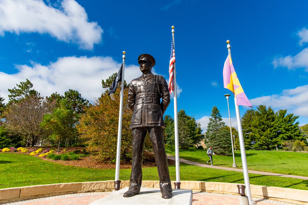 WIUAthletics's tweet image. To all who have served - thank you for your service and your sacrifice. 

#VeteransDay🇺🇸