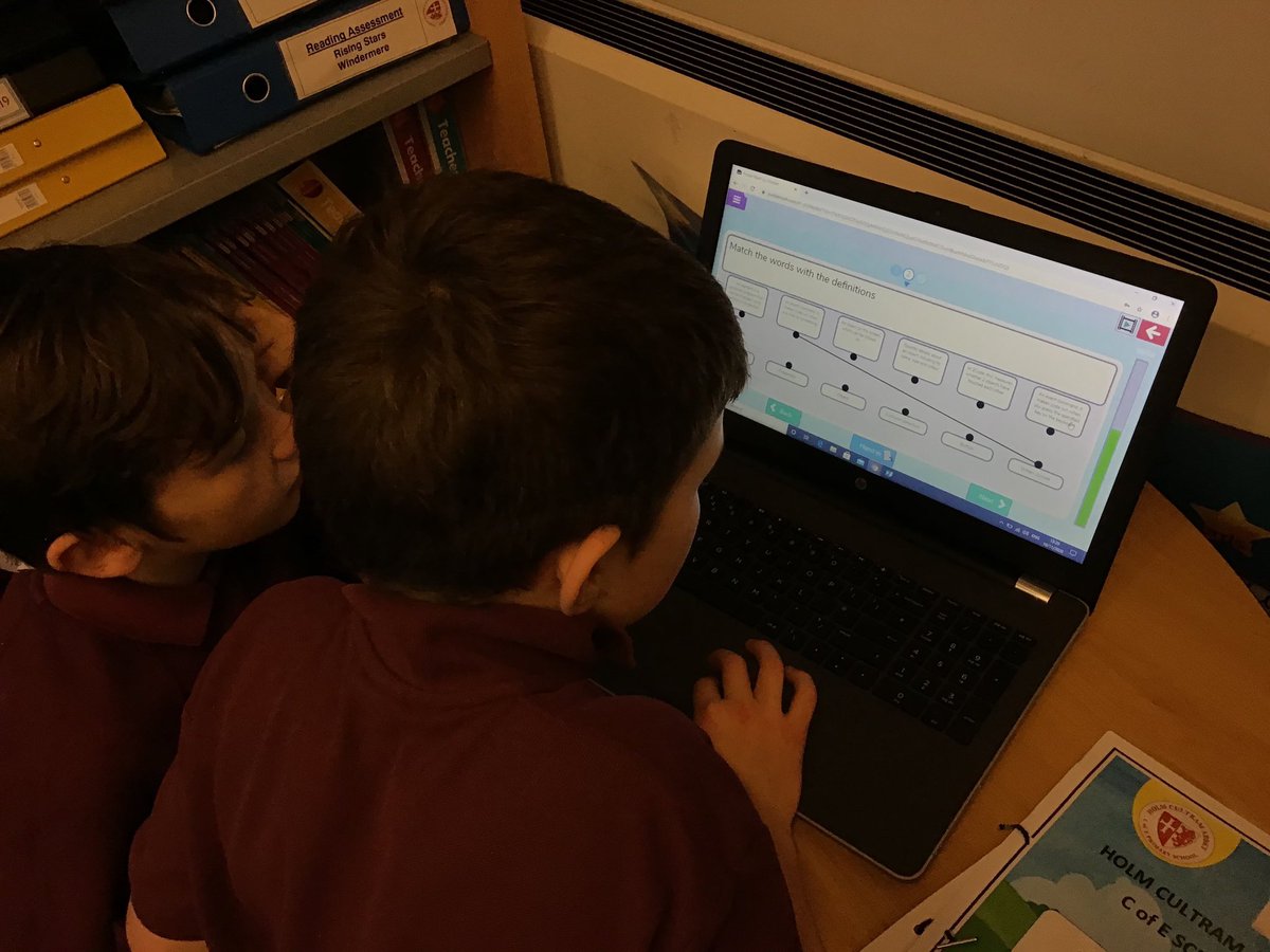 HCASchool's tweet photo. Top coding going on in computing in year 3&4 #computerwhizz https://t.co/esYZ0oziGJ
