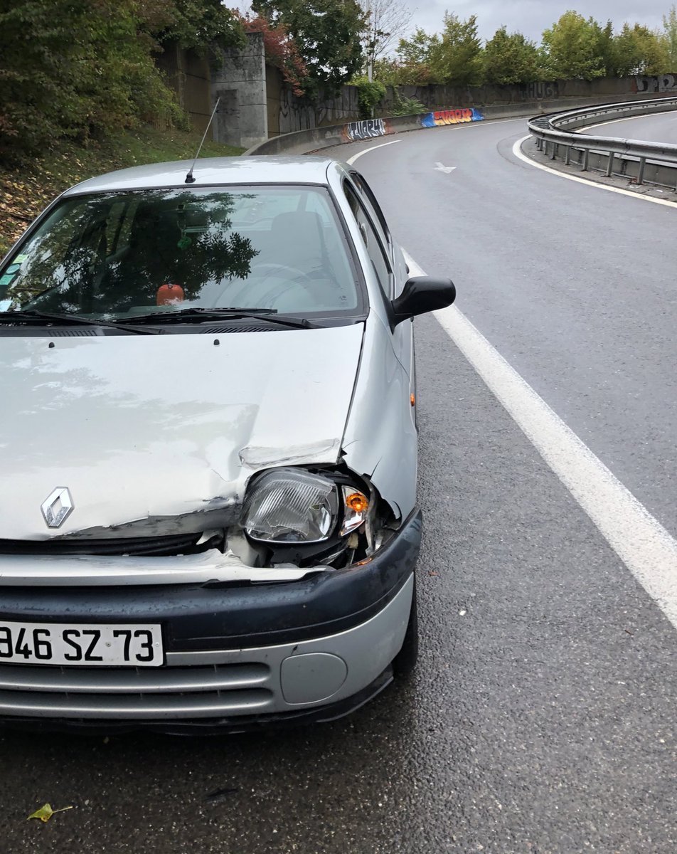 MayaPierson's tweet photo. THE FACE                    THE CAR https://t.co/ZX7j3Przxi