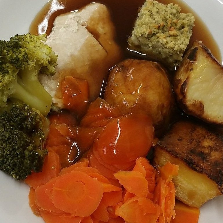 CinioT's tweet photo. Tachwedd 12 November
Cinio rhost/Roast dinner
#nsmw @LACA_UK @denbschoolmeals @cyfoeth_enrich @harlechfoods #timtwm #blasus #tasty https://t.co/fynOUUGcjG