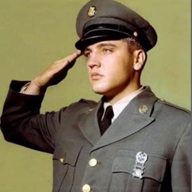 LasVegasLorrie's tweet photo. Thank you Veterans Past and Present!
Proud to wear the colors red, white and blue because of our brave soldiers like you! Thank you for you dedication and service,
Happy Veterans Day!❤️🇺🇸
#VeteransDay2020
#ElvisPresley
#Respect
#Rememberall🇺🇸❤️ https://t.co/2upS0Mf2Jg