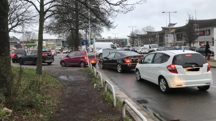 greenwich_wire's tweet photo. Greenwich Council wants to cut car use in the borough by 45 per cent by 2030, its new climate emergency plan says https://t.co/XrdjBeuE5a https://t.co/RwKSnOk4iq