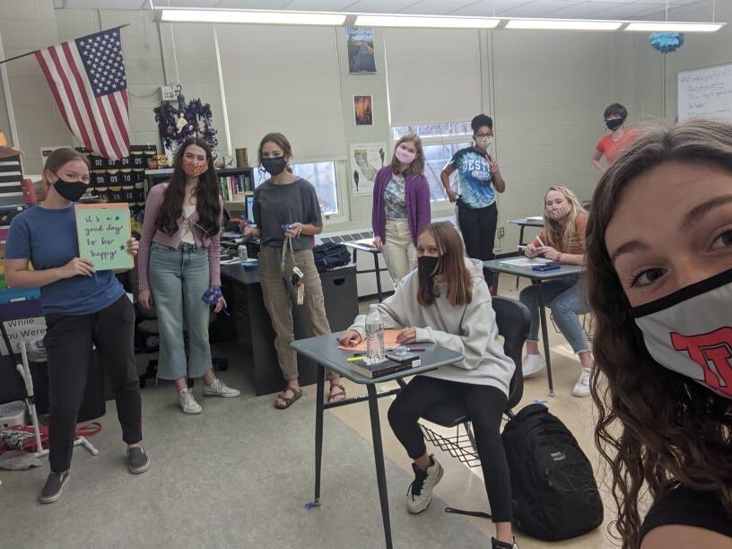 dixiekind's tweet photo. Yesterday we had a really good time making positive signs for our hallways and challenges for World Kindness Day! Be on the lookout for them this Friday! https://t.co/12goFgXnWi