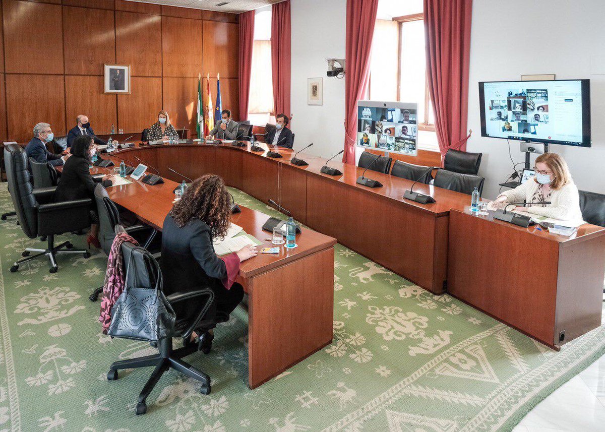 elenasumariva's tweet photo. Hoy en junta de portavoces aprobamos el orden del día del pleno de 18 y 19 en el que tendrá lugar el debate a la totalidad del Proyecto de Ley de Presupuestos de Andalucía. Seguimos💪 https://t.co/SqZNSICuPK