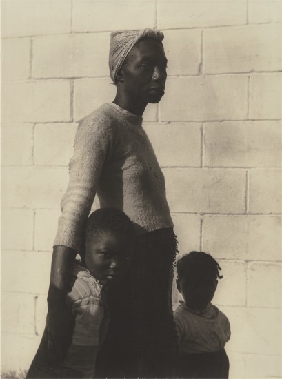 4) Consuelo Kanaga (1894-1978).