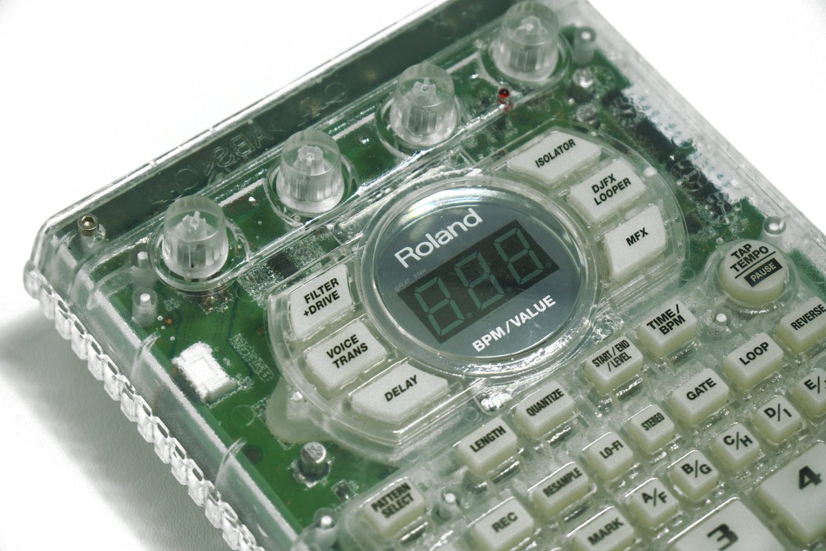 flat__stan's tweet image. The first of its kind: a clear shell custom @Roland_US SP-404. Designed and developed by FLAT STANLEY