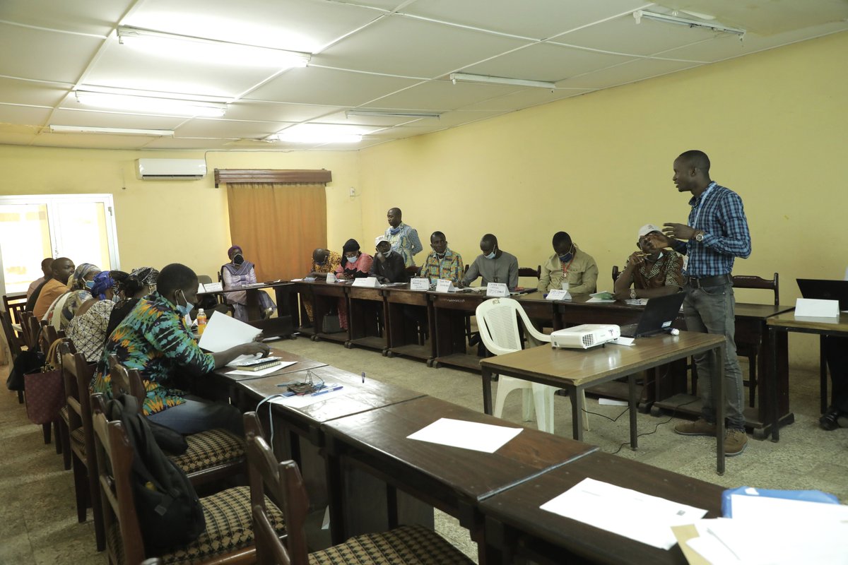 YouthconnektGN's tweet photo. ACCOMPAGNEMENT DES FEMMES
Le @MJEJGUINEE partenaire d’exécution du projet @YouthconnektGN for Women via la Direction Nationale de l’Emploi des Jeunes implique les Directeurs Communaux et Préfectoraux de la Jeunesse pour l’identification des #600femmes #entrepreneures et #Mentors https://t.co/I8vgojGGt6