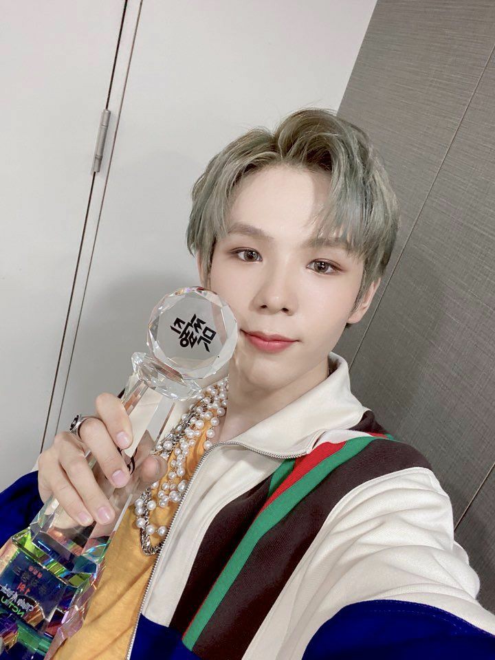 softlyjjae's tweet photo. imagine debuting as a million seller, have your first mv debut as the fastest mv in your company to reach 100M,  had 2.8M on your debut stage fancam, got your first win after 6 days of debut... anyone doing it like OSAKI SHOTARO does ? 

#MakeAWish100M #nct #shotaro @NCTsmtown https://t.co/Nf1yUWMZur