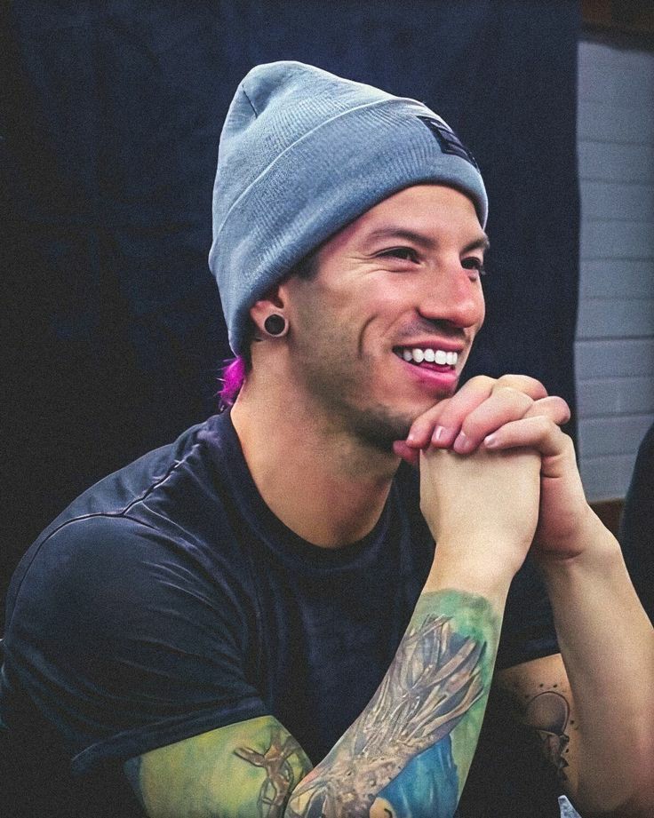 josh dun as otters: a thread