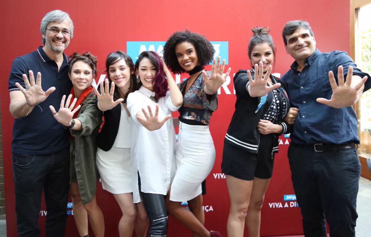 _anahikari's tweet photo. É tudo FIVE
Toda QUINTA as CINCO da tarde VEM AS FIVE ⭐️
#FiversDay #VemAsFive #AsFive https://t.co/aX5iX5xaBc