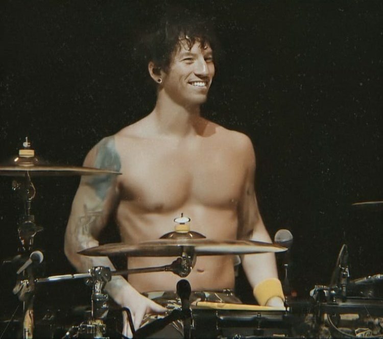 josh dun as otters: a thread