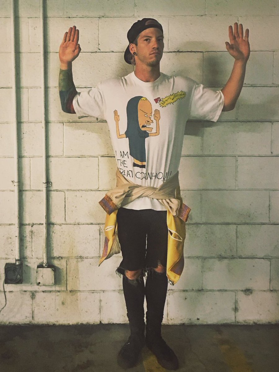 josh dun as otters: a thread