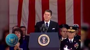 7/ #VeteransDay, 1985: President Reagan speaks in the Arlington Amphitheater