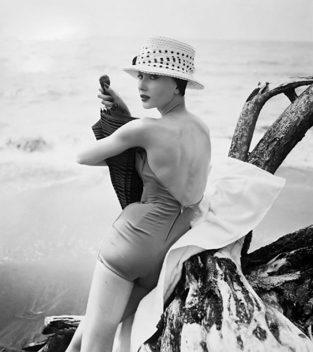 7) Louise Dahl-Wolfe (1895-1989).
