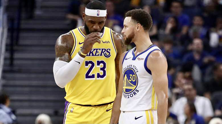 beairball's tweet photo. Non è ancora uscito il calendario Nba, ma sembrerebbe che il main event del giorno di Natale sarà la sfida tra i Lakers ed i Warriors.

Lebron vs Curry
Il 23 ed il 30
Nuovamente uno di fronte all’altro

Ed è subito memories. https://t.co/InbPiaEVbM