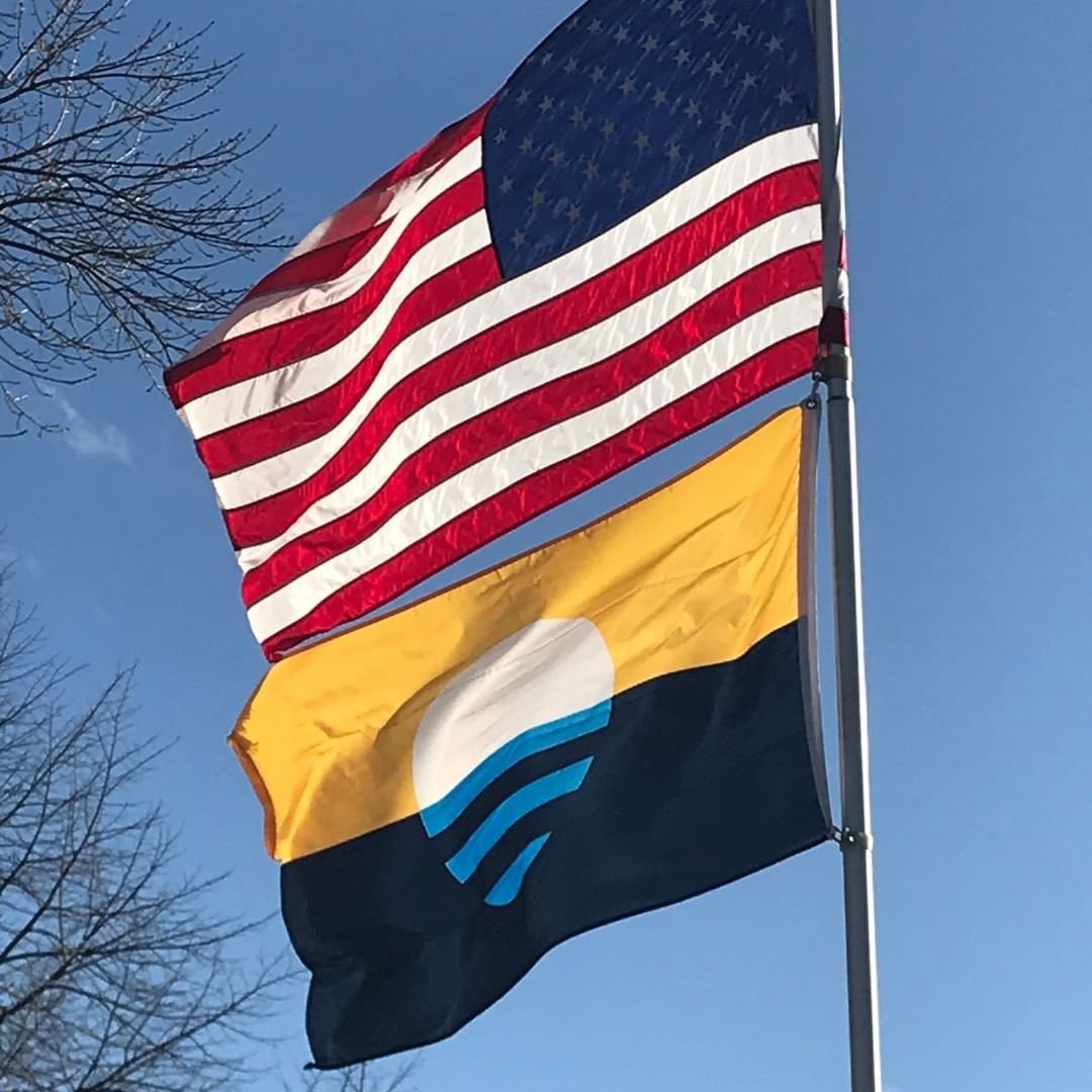 🇺🇸 A moment of gratitude to our veterans near and far. Thank you. #VeteransDay
📷: instagram.com/grmkefdn