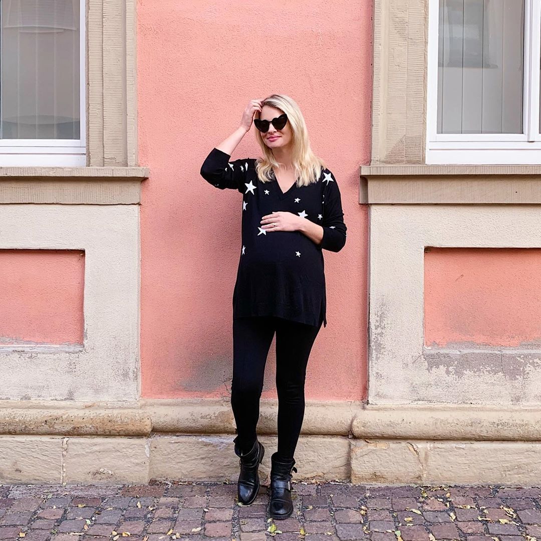 Add a scattering of stars to your everyday looks with the Annora Maternity Intarsia Knit  ✨ 📷: <a href="/chrissabella27/">Christina</a>
Shop the look here: cur.lt/dw0SXNyF

#isabellaoliver #pregnancy #maternitystyle