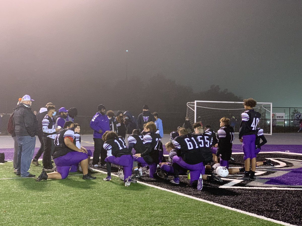 coachlcoleman's tweet photo. Iβd be lying if I told you I didnβt miss it right nowβΌοΈ#OffseasonSucks https://t.co/I1g0SqYgUN