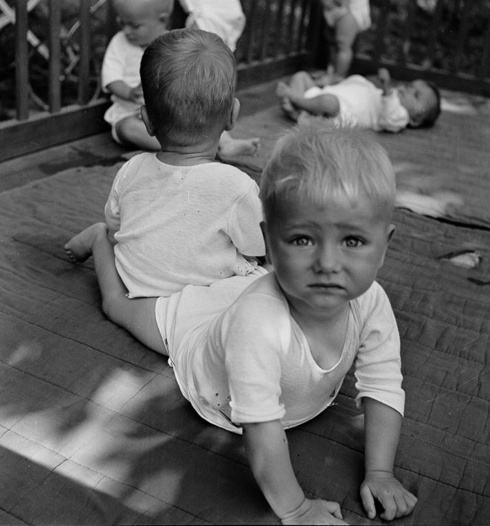 10) Therese Bonney (1894-1978).