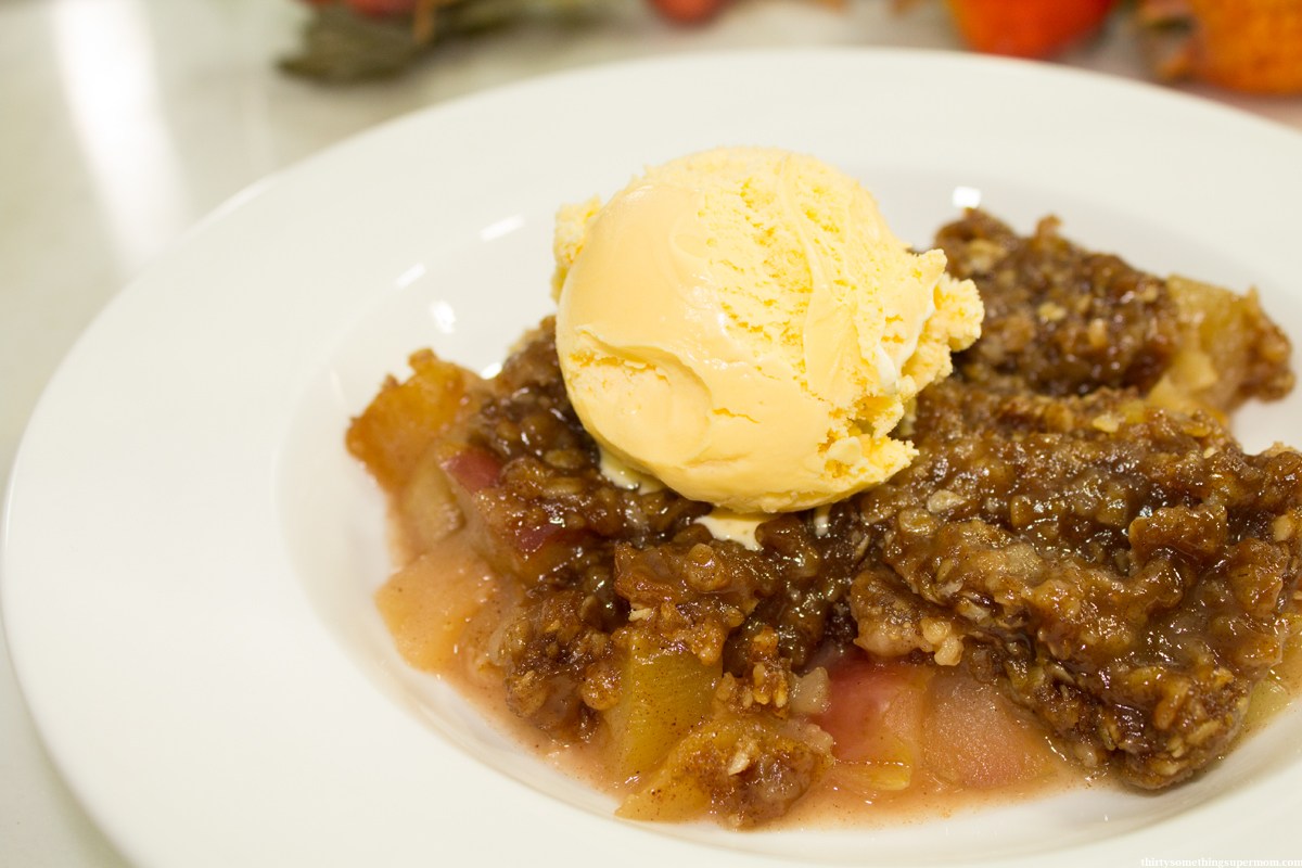 MomThirty's tweet photo. Using a pressure cooker to make an apple crisp is a big time saver! 

This apple crisp recipe is cooked in just 10 minutes! 

Recipe --> https://t.co/J4E7kAKbzD

#applecrisp #pressurecooker #recipes #foodie #easyrecipes #apple #applecrisp #instantpot #fall #yum #sogood #dessert https://t.co/v9sT8BmwA3