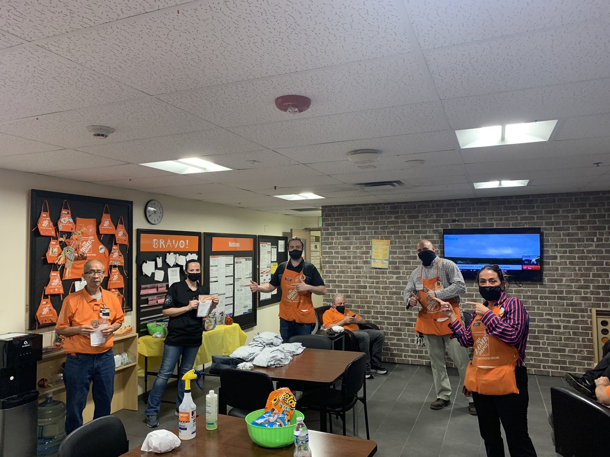 AkeelSolomon's tweet photo. Celebrating Partnership in store 961 with this amazing group of MET Associates. Congrats Kin and Jessye on your #Homer Awards for Building Strong Relationships #YeahMET #MET2020 #OneHomeDepot @daverunfar @Maria_Salese @TimJacobs23HD @CoreyLiliston @jenfullerHD https://t.co/pN988JHqGp