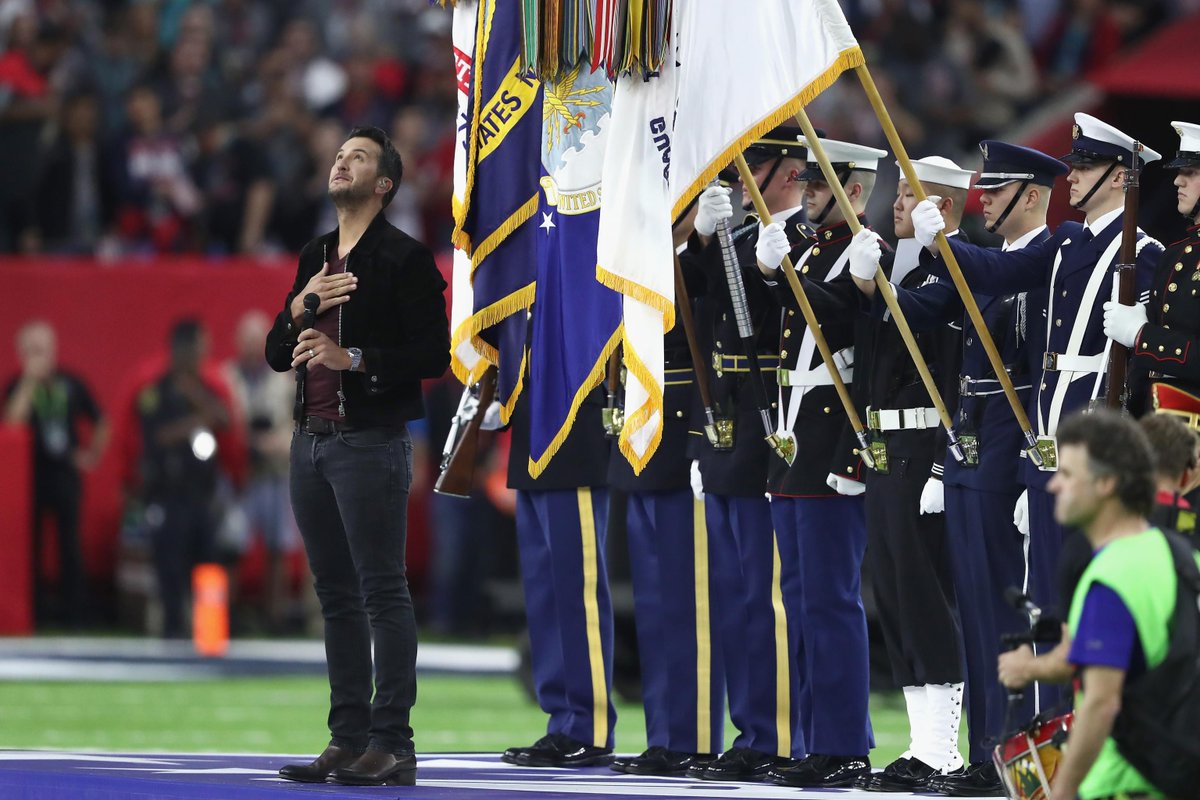 lukebryan's tweet photo. Today we honor those who keep us safe and allow us to live out our American dream. Thank you to the men and women who serve and protect our beautiful country. Happy #VeteransDay! https://t.co/pZ1cHgt1ec