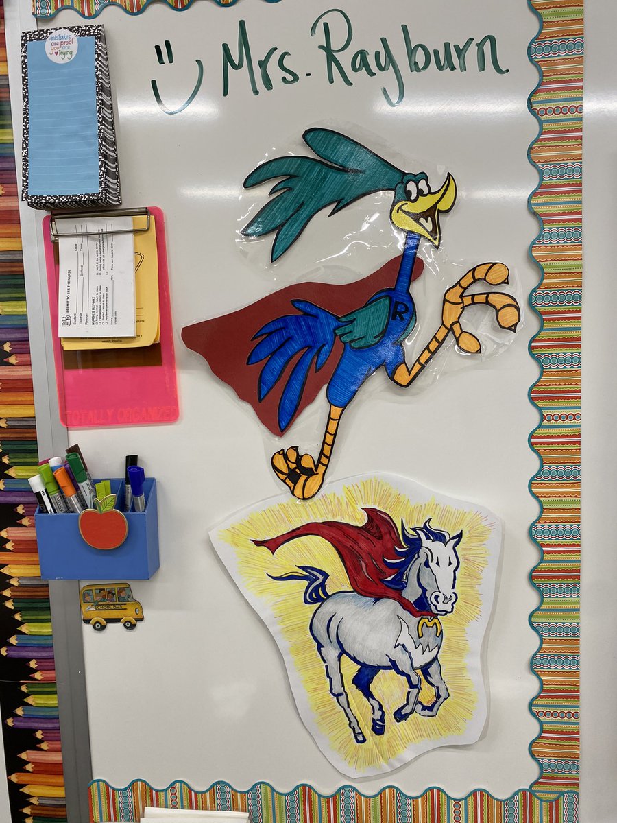 ASRayburn's tweet photo. Riley has a new friend, hello Marty! @RileyRoadrunners @MustangsMadison #RayburnReaders #proudtobeLBUSD https://t.co/ULc0iYrEkp