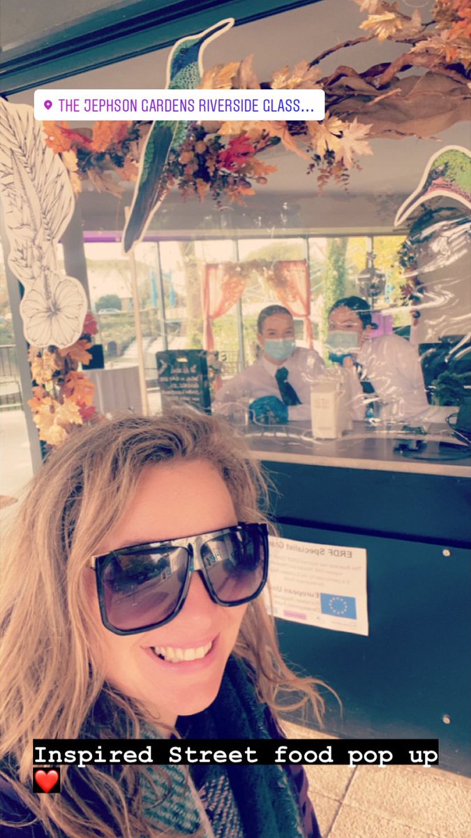 LeamingtonHour's tweet photo. Another highlight from the weekend was popping over to ⁦@LeamGlasshouse⁩ ‘Inspired Street Food’ pop up kitchen.   

I had the vegan burger which was delicious!  🍔😋

It was lovely sitting on a bench at the Jephsons watching the world go by 😍 #LeamingtonHour https://t.co/8v6OptSxCh