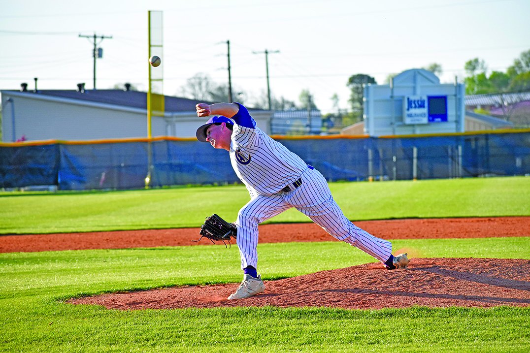 Prep baseball: <a href="/arrenhash/">Arren Hash</a> and <a href="/John_8_3/">John Orberson</a> will sign their national letters of intent at 3 pm Friday in the <a href="/Cville_Ath/">CHS Eagles</a> library. Hash will be signing with <a href="/BUKnights/">Bellarmine Athletics</a> <a href="/bellarmineU/">Bellarmine University⚔️</a> and Orberson with <a href="/murraystateuniv/">Murray State University</a>.

<a href="/blake_milby/">Blake Milby</a> <a href="/chsbaseball___/">Campbellsville Baseball</a> <a href="/CISEagles/">Campbellsville Independent Schools</a>