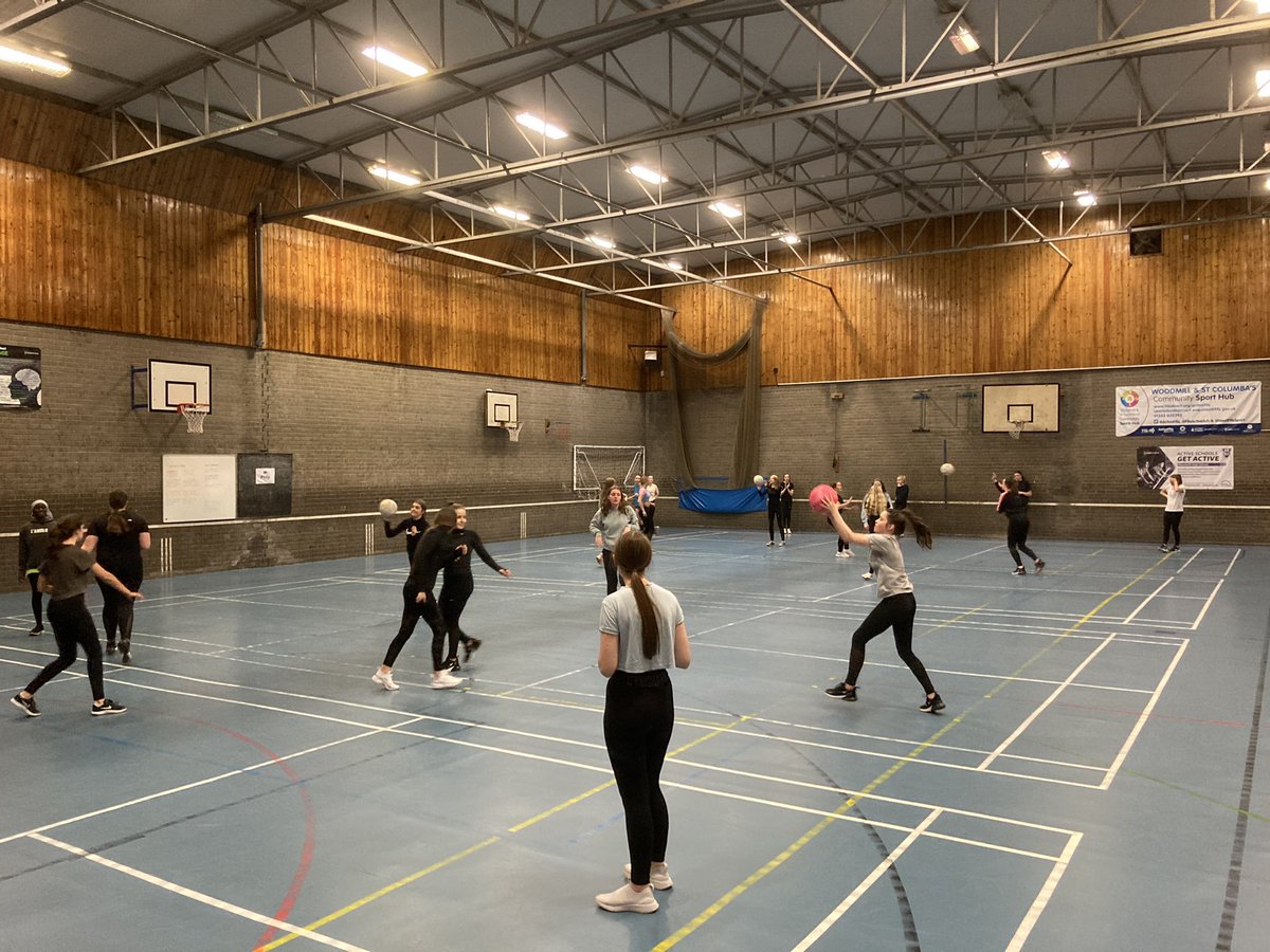 Woodmill_PE's tweet photo. The Dream Team are back...Senior Netball buzzing tonight. 28 of the best female role models for our younger pupils...#ourgirlscan #dreamteam #therightkind https://t.co/rWjBTRDLJV