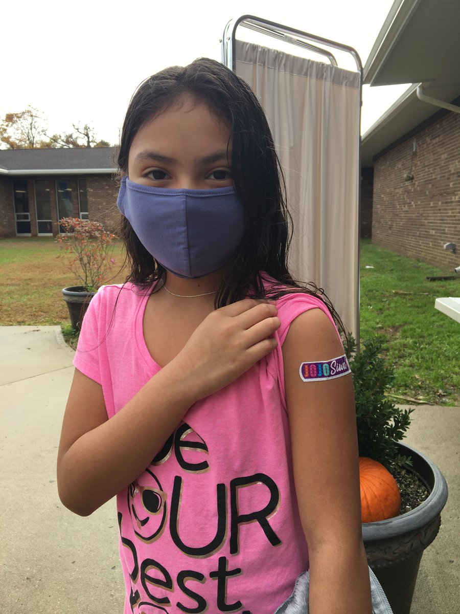 NurseReardon's tweet photo. At RedBank Primary School we #sayboototheflu Thank you @CloroxCo and @VNAHealthGroup for making it happen for our kiddos! #inthistogether #RBwell #Brave @DreamBigRB @rbpsEAGLES @RedBankSup @rbmsROCKETS @RedBankPreK We have the BEST community partners! https://t.co/k7EhPcg89R