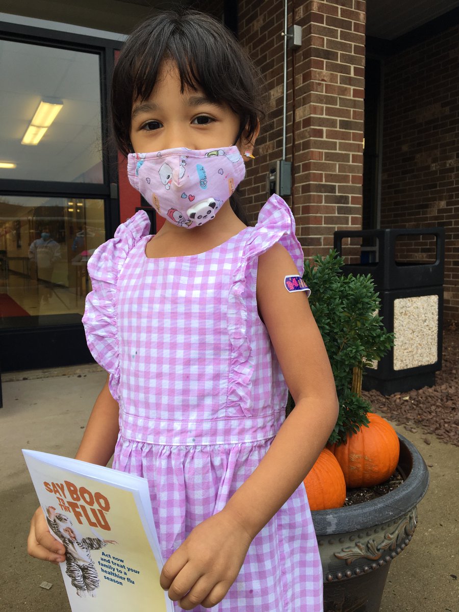 NurseReardon's tweet photo. At RedBank Primary School we #sayboototheflu Thank you @CloroxCo and @VNAHealthGroup for making it happen for our kiddos! #inthistogether #RBwell #Brave @DreamBigRB @rbpsEAGLES @RedBankSup @rbmsROCKETS @RedBankPreK We have the BEST community partners! https://t.co/k7EhPcg89R