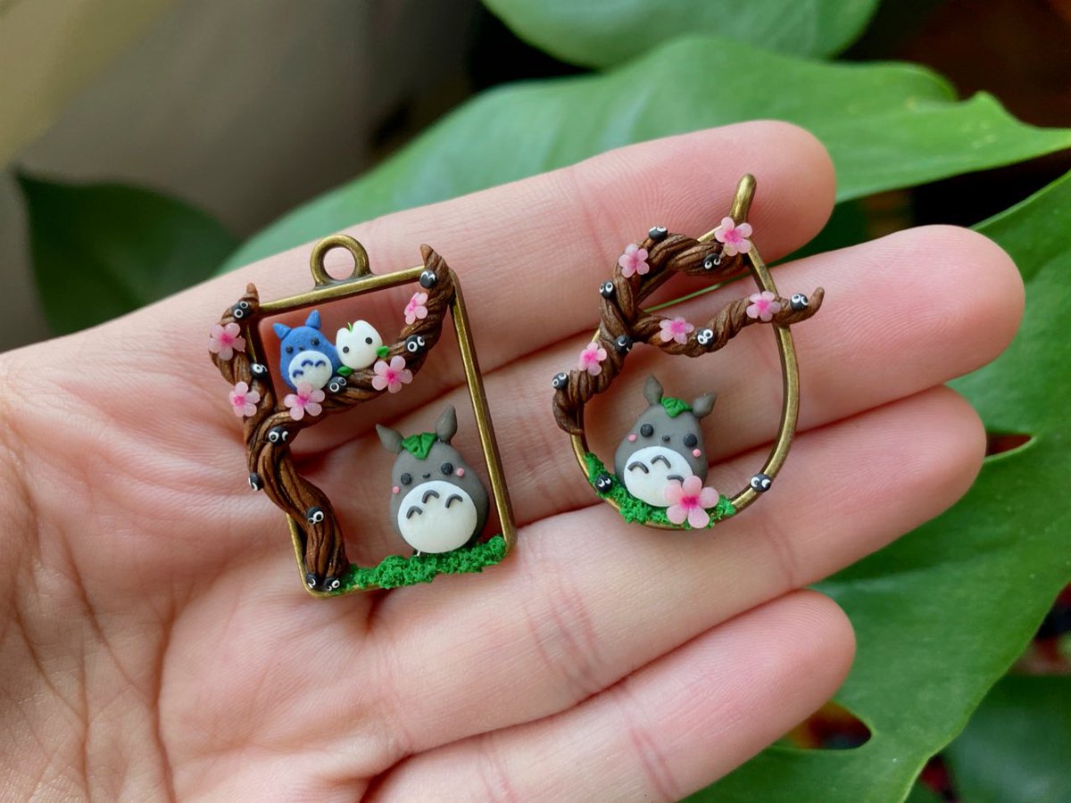 kenzielynziee's tweet photo. Just added these two pendants to the shop! 🥰��🌸 I really love how the wood texture turned out 🥺 https://t.co/pxytTnlucE