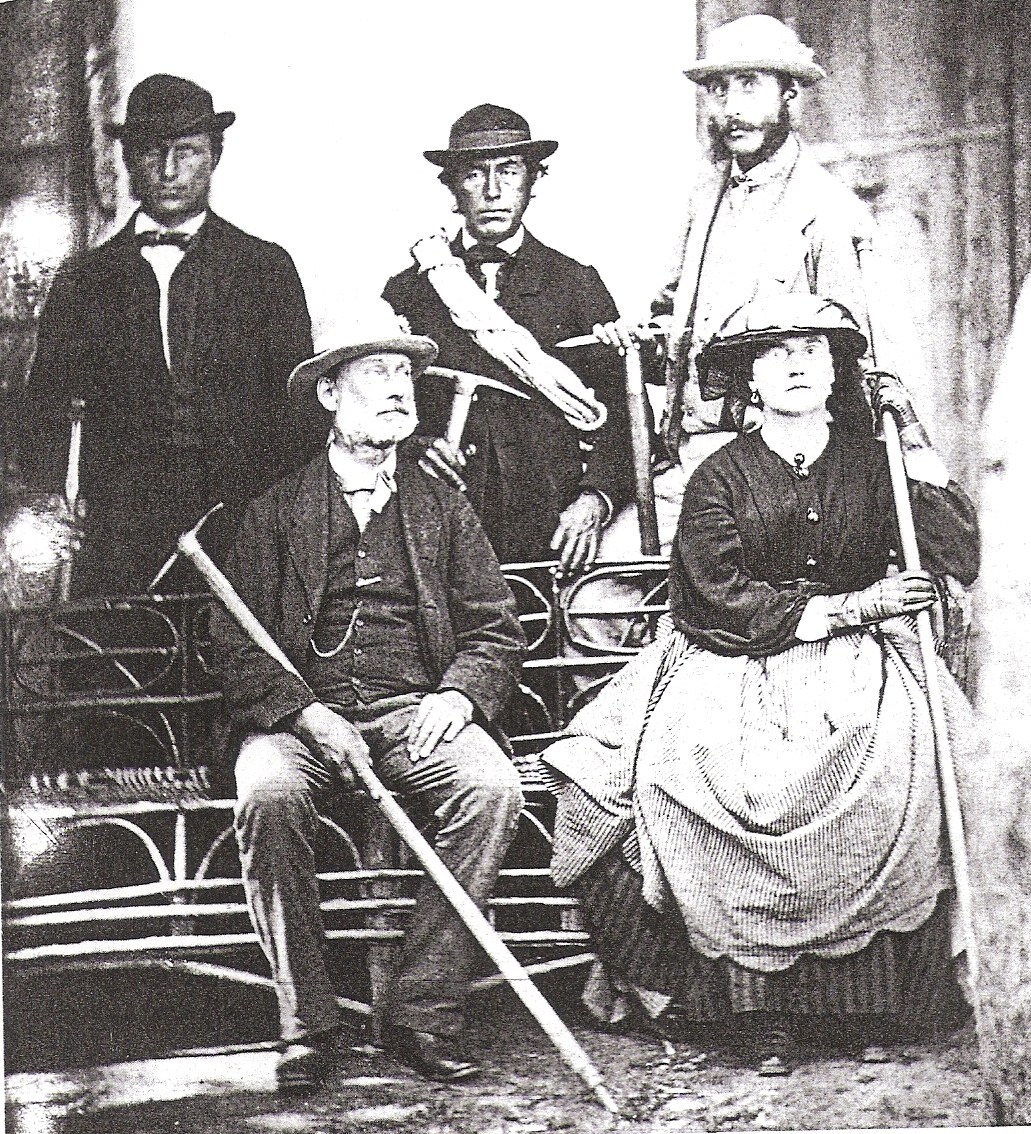 de ce genre. Donc non. Mais ne me croyez pas sur parole. croyez les femmes qui faisaient du trekking en montagne t sur des glaciers, photos à l'appui. Et ce n'est pas le seul sport qu'elles pratiquaient, loin de là !