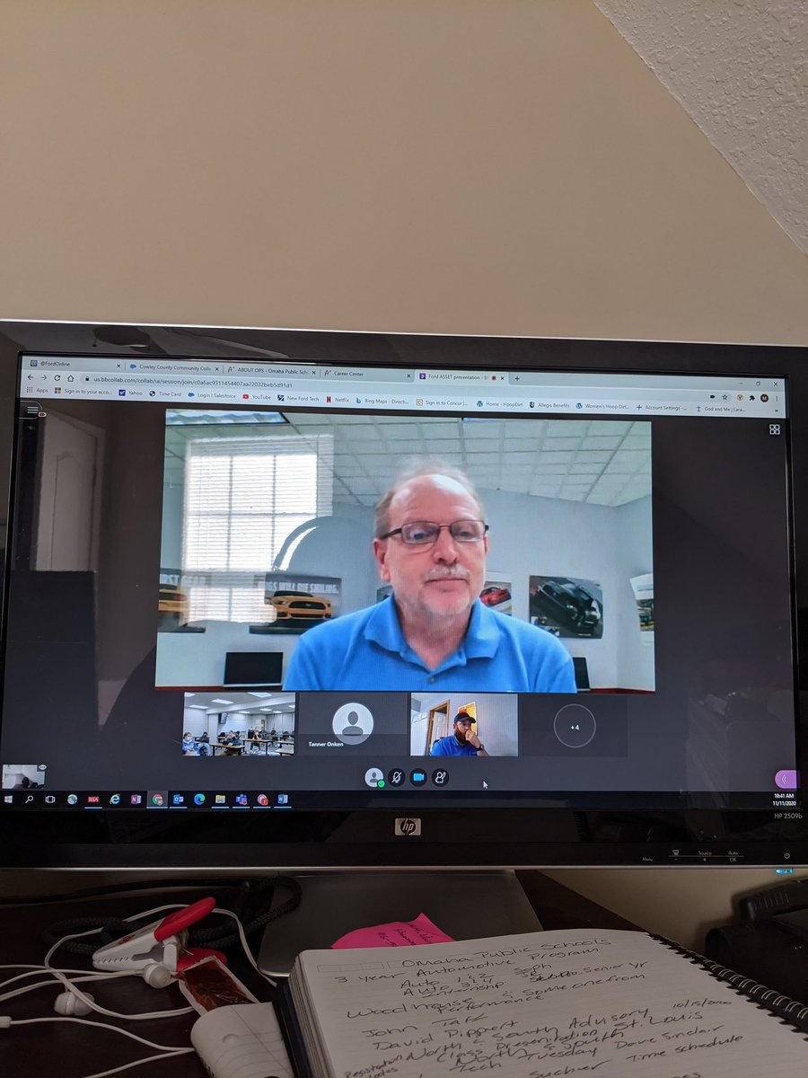 MhicksYork's tweet photo. My DMACC ASSET instructor Al Pieper using technology to meet with students. Al discussed being a technician and our Ford ASSET co-op program. @NewFordTech https://t.co/d5zAkRkvQQ
