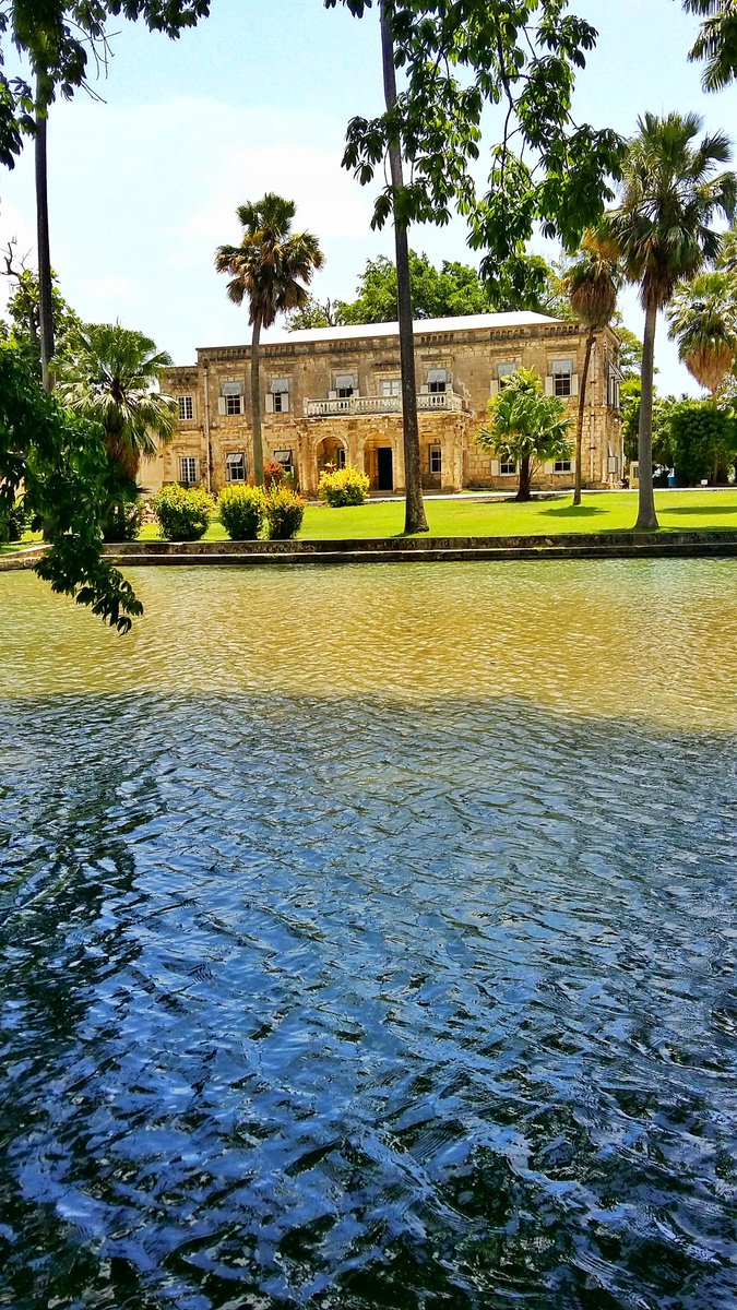 Ms_SClarke's tweet photo. One of my absolute favorite places #codringtoncollege #barbados https://t.co/KSAPxgyWQE