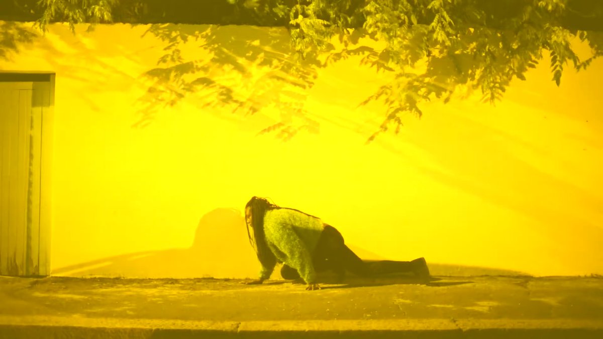 southeastdance's tweet photo. Multi-disciplinary artist @AlexandrinaHem has chosen Brixton Hill Night Works (CYMOKAY) by Rebecca Bellantoni as her #SED2020Vision pick for the way it moves her with its "gentle, detailed occupying of space." Watch the playful, expressionistic short here: https://t.co/cpXLfwTfPL https://t.co/qldTWl1Znk