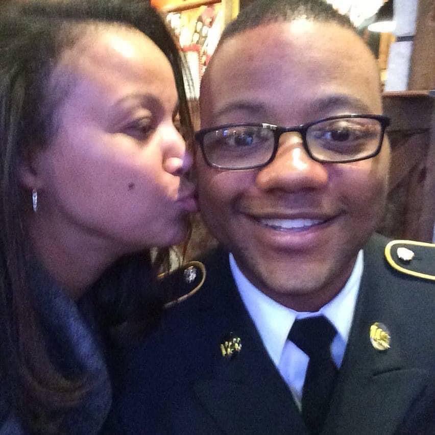 Niece930's tweet photo. Happy Veterans Day to my favorite vet and all others who served.  Thank you for your service https://t.co/6Qf3zfhFeW
