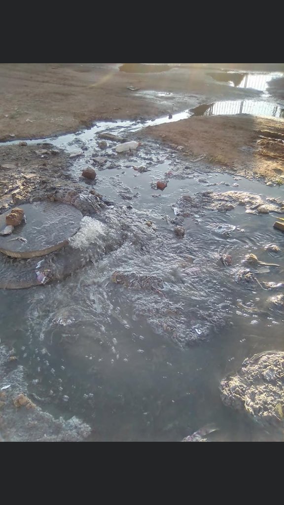 OComm3724's tweet photo. Sewage leakages is a health hazard and a recurring problem all over Kimberley. https://t.co/EFSyrLUaWN