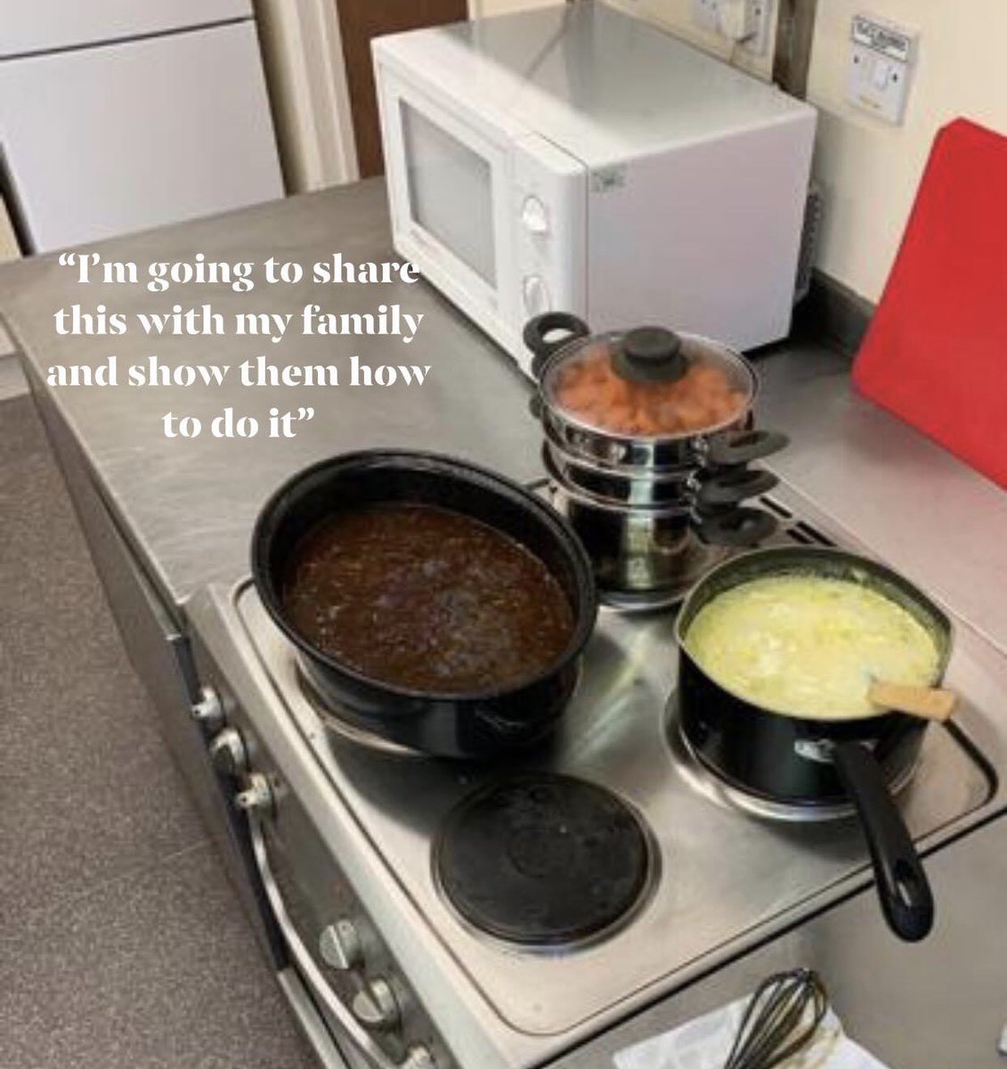 Dare2Dreamuk_'s tweet photo. 🌽🥬🌮🧁🥙🍓🥕

🌟 Lots of us have turned to cooking and baking in 2020 😋 

Our young people are often found cooking up a storm in the Dare2Dream kitchens, learning and applying essential life skills whilst providing them with a real sense of personal achievement. https://t.co/pjFVKbov0m