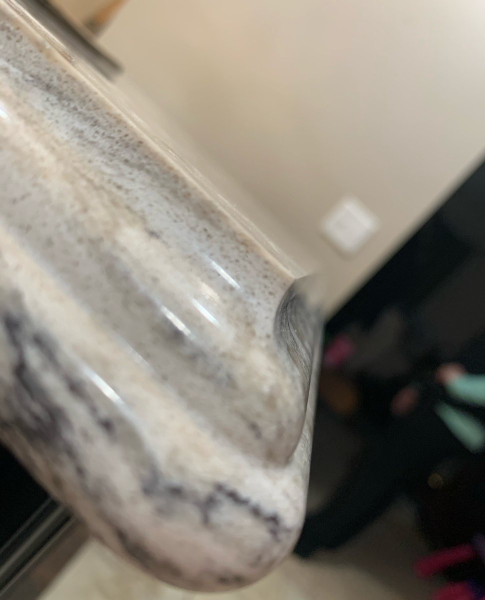mkdkitchenbath's tweet image. Your countertop edge profile can be the perfect finishing touch to your home’s interior design. The gorgeous ogee edge featured on this quartz install is one of many beautiful examples🤩

Learn more about edge profiles at mkdkitchens.com/resources/edge…

#edgeprofile #quartzcountertop