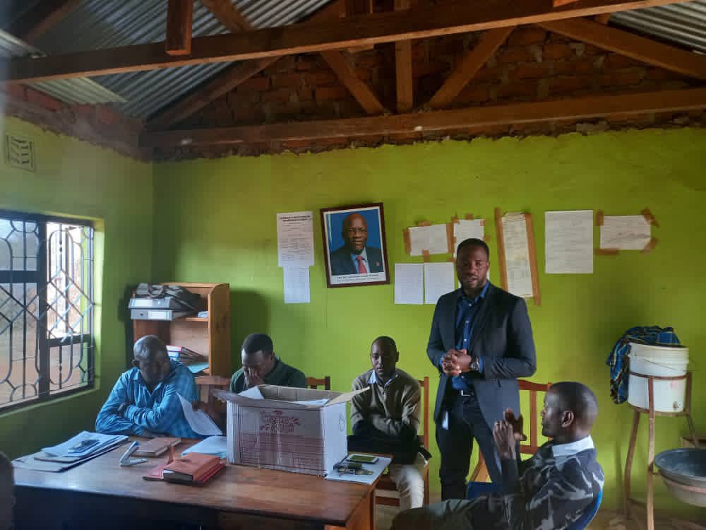JaphetSayi's tweet photo. Timu @tadbtz ikiwa wilayani Simanjiro tayari kwa mradi mkubwa!
Agric Project loading in Simanjiro π
Contract signing βοΈβοΈ
#KilimoKinabenkika
#CentralCluster https://t.co/3LvOKw9Uqh
