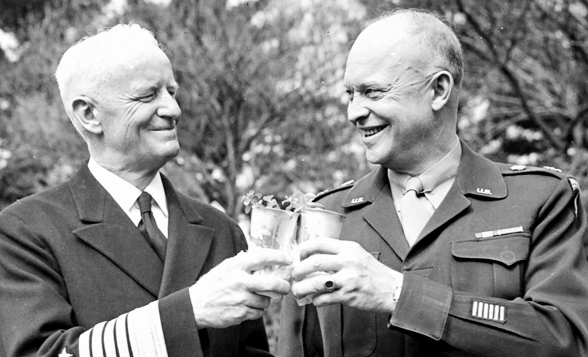 TracesofTexas's tweet photo. Two veterans, two native Texans.  Admiral Chester W. Nimitz and General Dwight D. Eisenhower. https://t.co/ZNEvBdq4D6