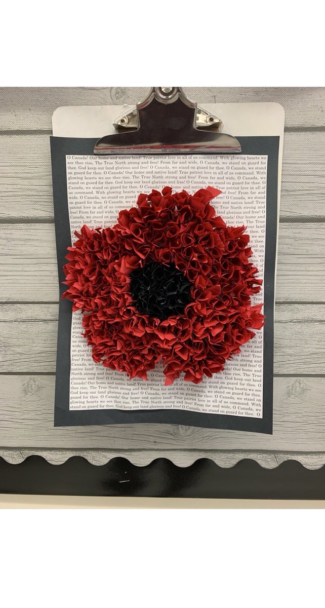 MissKarleeClark's tweet photo. May we never forget. #LestWeForget #RemembranceDay2020 https://t.co/DrwD65oOfp
