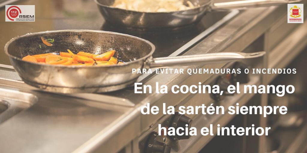 📍 La posición de los mangos de las sartenes es la causa, en muchas ocasiones, de peligrosos accidentes domésticos. 

📍 El aceite caliente salta y nos puede causar graves quemaduras. 

📍 Un simple gesto nos ayudará a evitar males mayores. 

#BomberosCM 
#ASEM112