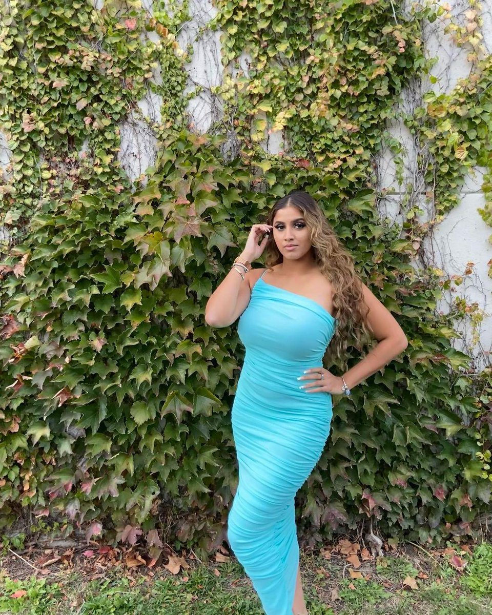 Marciano's tweet photo. when it fits like a glove 💙 tag us and #MarcianoMoment for a chance to be featured on our feed like @aissulloyd https://t.co/MpWTGY1bMX